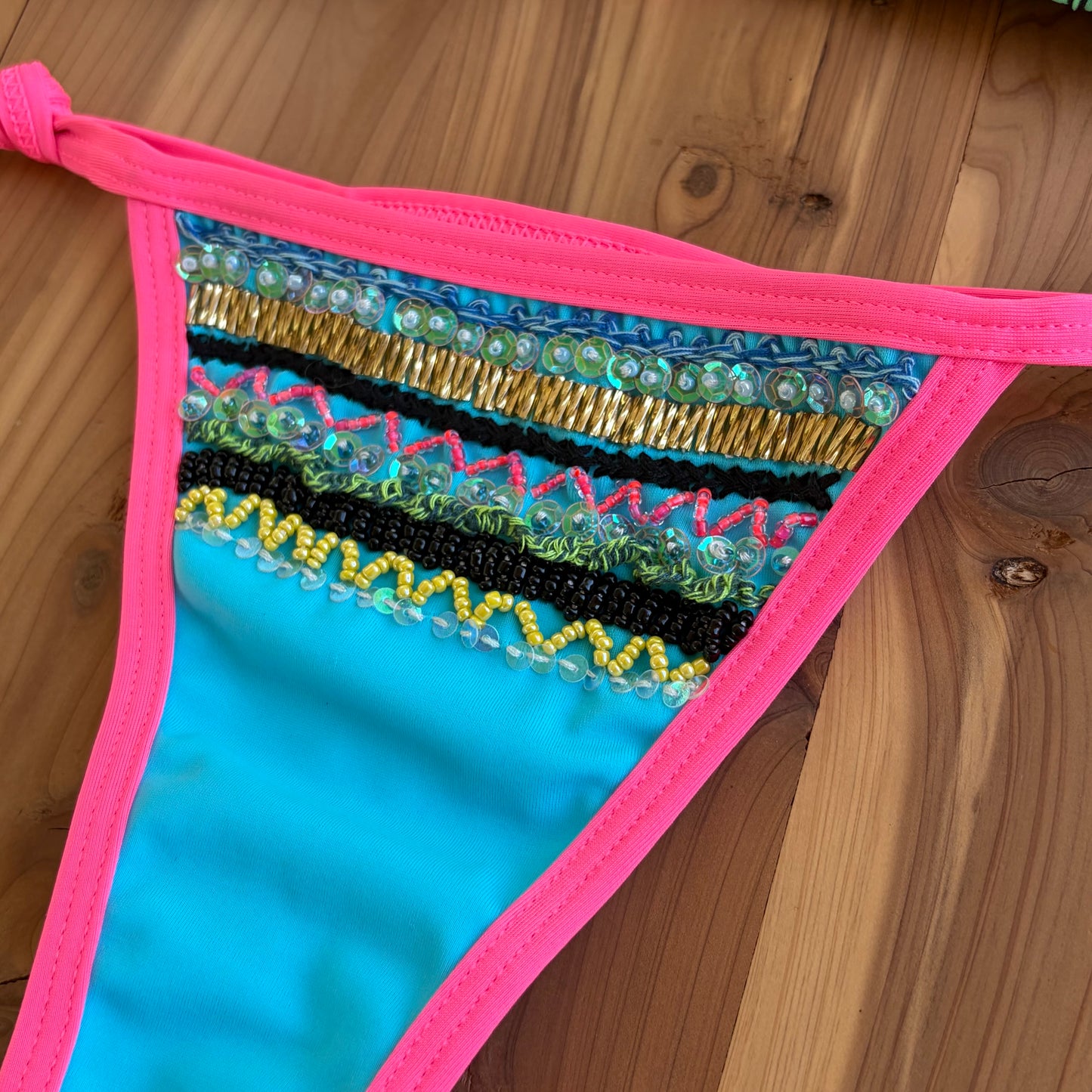 Perla - Premium Hand-Embroidered Colombian Bikini – Multicolor Tropical Print