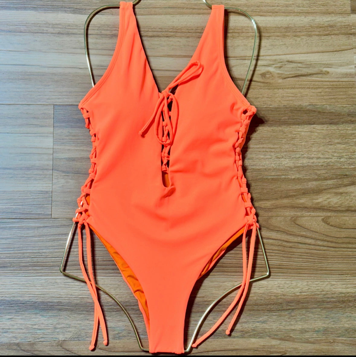 Manatí - One Piece (orange)
