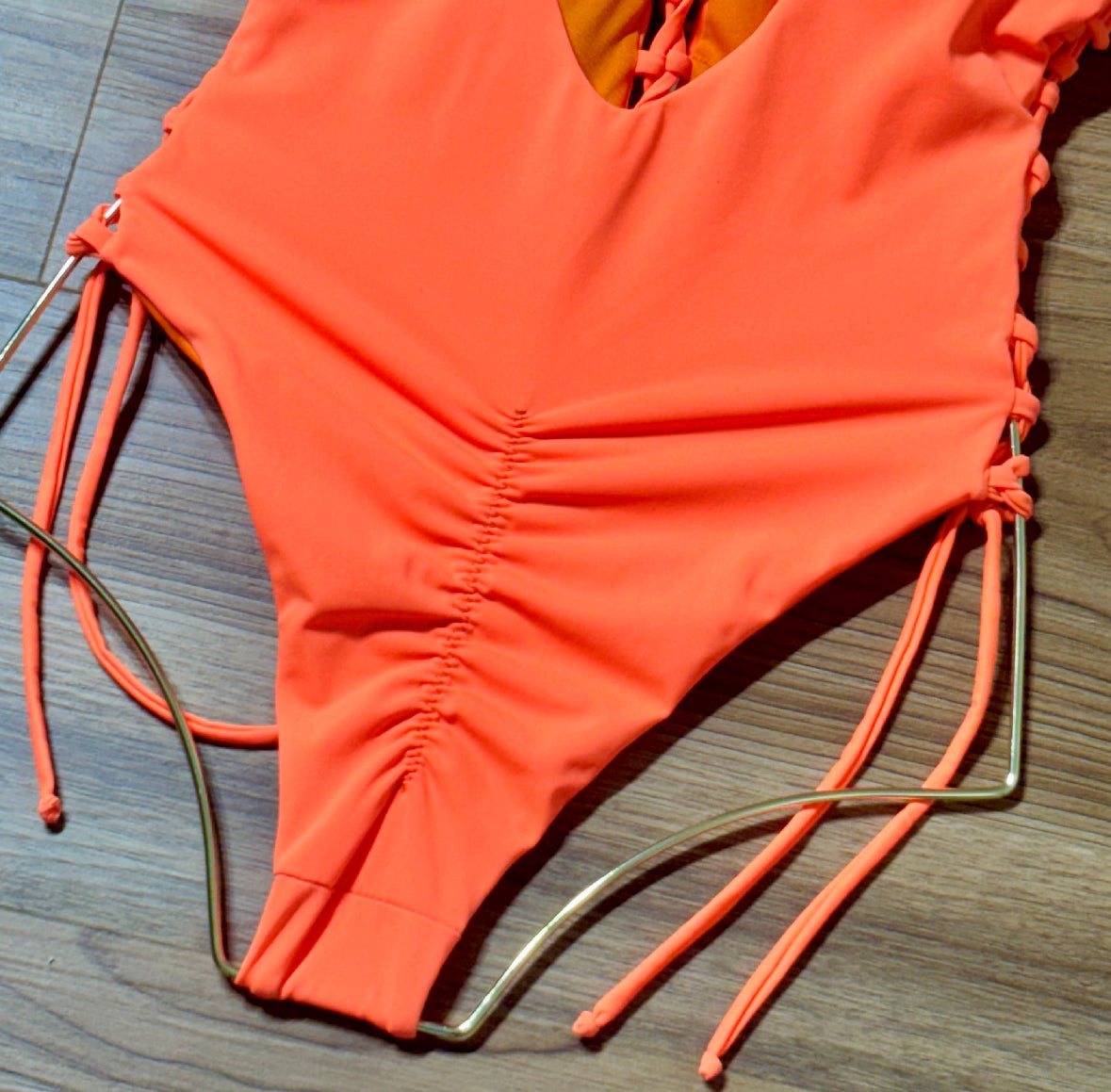 Manatí - One Piece (orange)